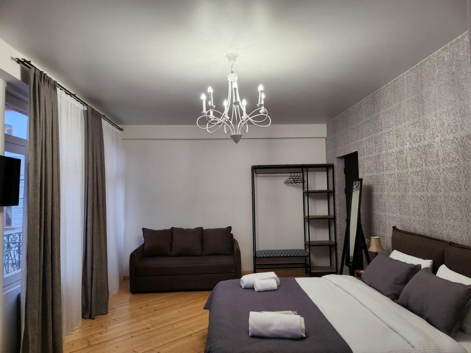 Old Gold Anteon Apartment Tbilisi Room photo